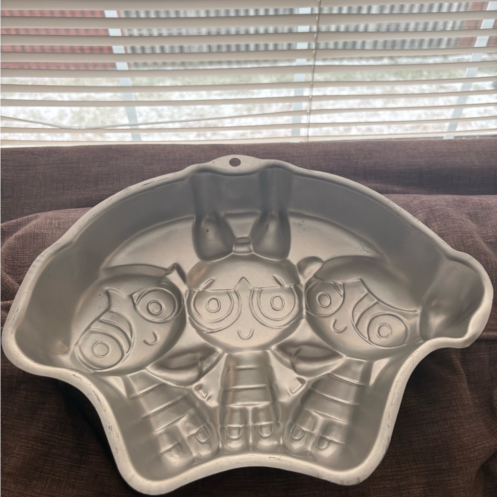 Wilton Powerpuff Girls cake pan